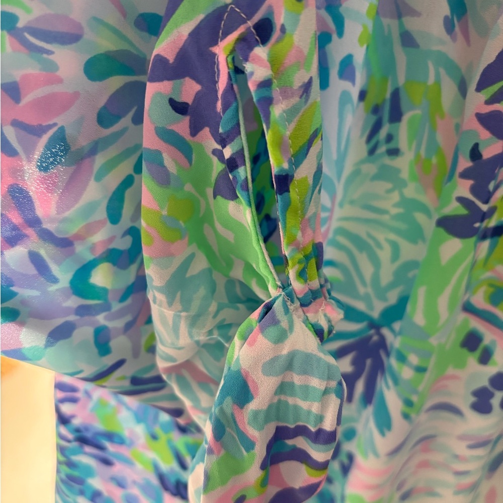 Lily Pulitzer Off-Shoulder Floral Print Women's Top in Pastel Multi - Picture 3 of 3